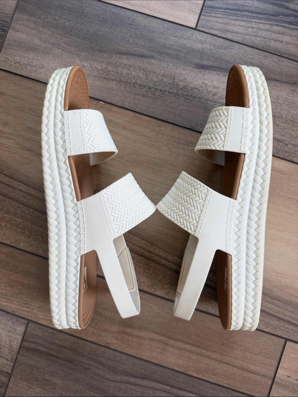 Reef Women’s Water Vista Sandals in White/Tan - Picture 2 of 5